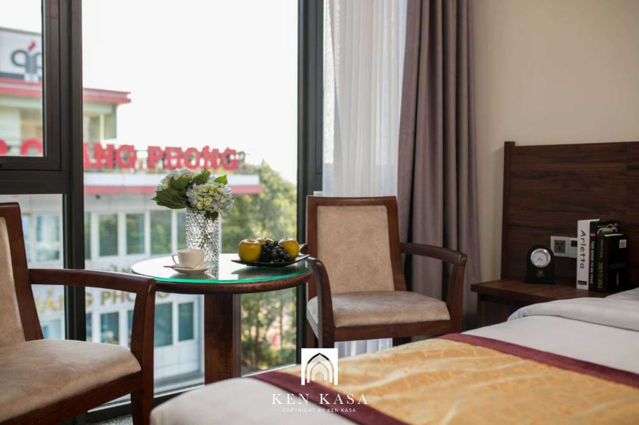 Góc nhỏ trong không gian phòng nghỉ của Halios Ha Long Hotel